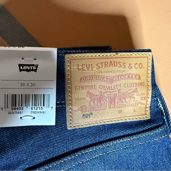 Levi's Men's 501 Original Selvedge Denim - Picture 7 of 11